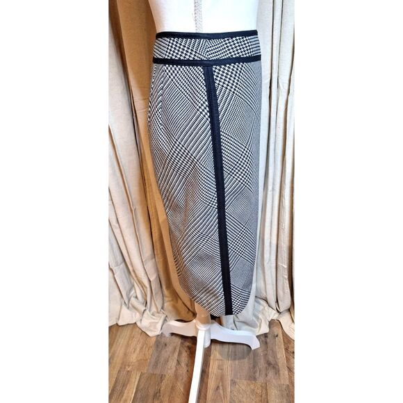 White House Black Market Houndstooth Plaid Pencil Skirt Sz 0 - Picture 4 of 7